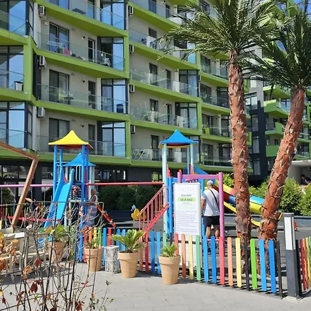 Black Sea Breeze Cu Piscina,sauna,gym Langa Plaja Apartment Navodari