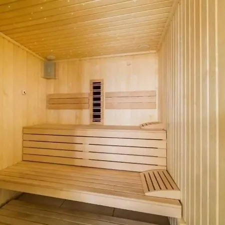 Black Sea Breeze Cu Piscina,sauna,gym Langa Plaja Apartmán Năvodari