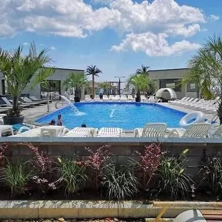 Black Sea Breeze Cu Piscina,sauna,gym Langa Plaja Apartmán Năvodari