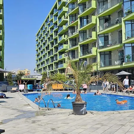 Black Sea Breeze Cu Piscina,sauna,gym Langa Plaja Apartment Navodari
